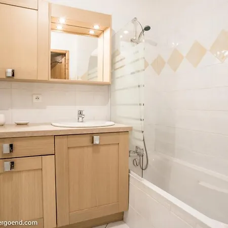 Location 3p Avec Terrasse Et Acces Piscine Chauffee, Proche Pistes - Arc 1800 - Fr-1-352-19 Apartment *